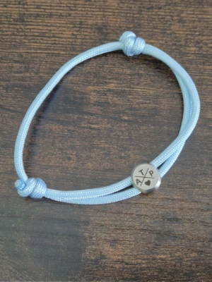 Armband mit graviertem Edelstahlanhänger – personalisierbar & in vielen Farben